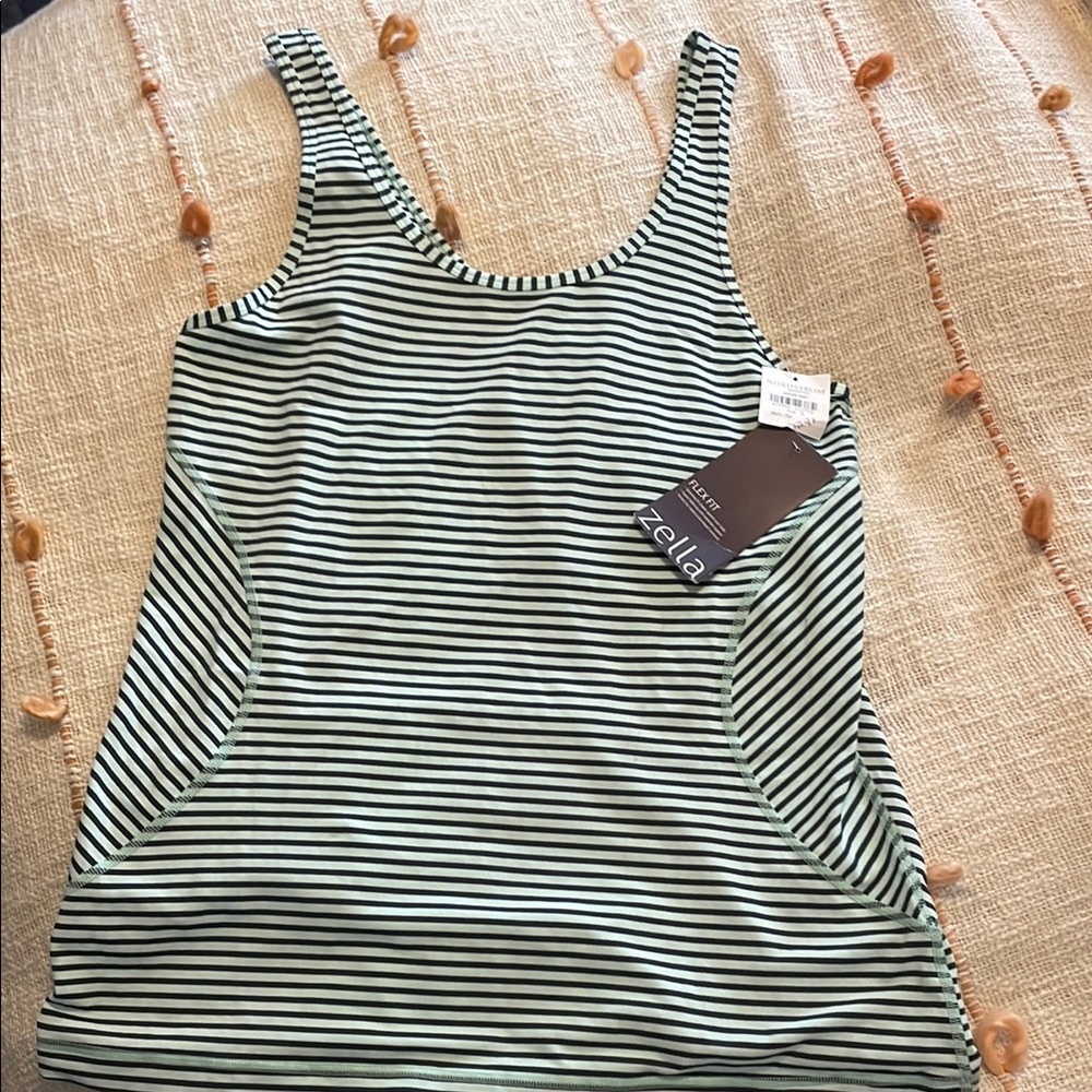Zella Black and White Ribbed Sleeveless Tank Top